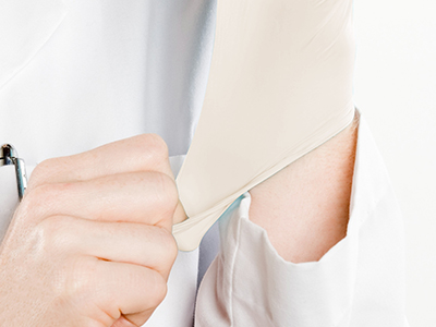 拉伸強(qiáng)度高，不易破，降低手套損耗